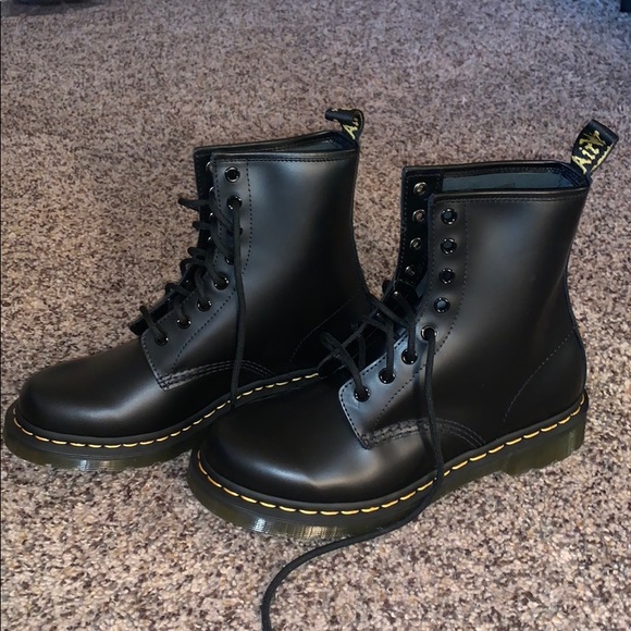 doc martens smooth black